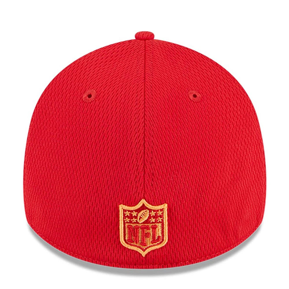 Casquette Flex Fit New Era Tampa Bay Buccaneers 2023 NFL Training Camp Throwback 39THIRTY pour homme, rouge