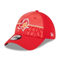 Casquette Flex Fit New Era Tampa Bay Buccaneers 2023 NFL Training Camp Throwback 39THIRTY pour homme, rouge