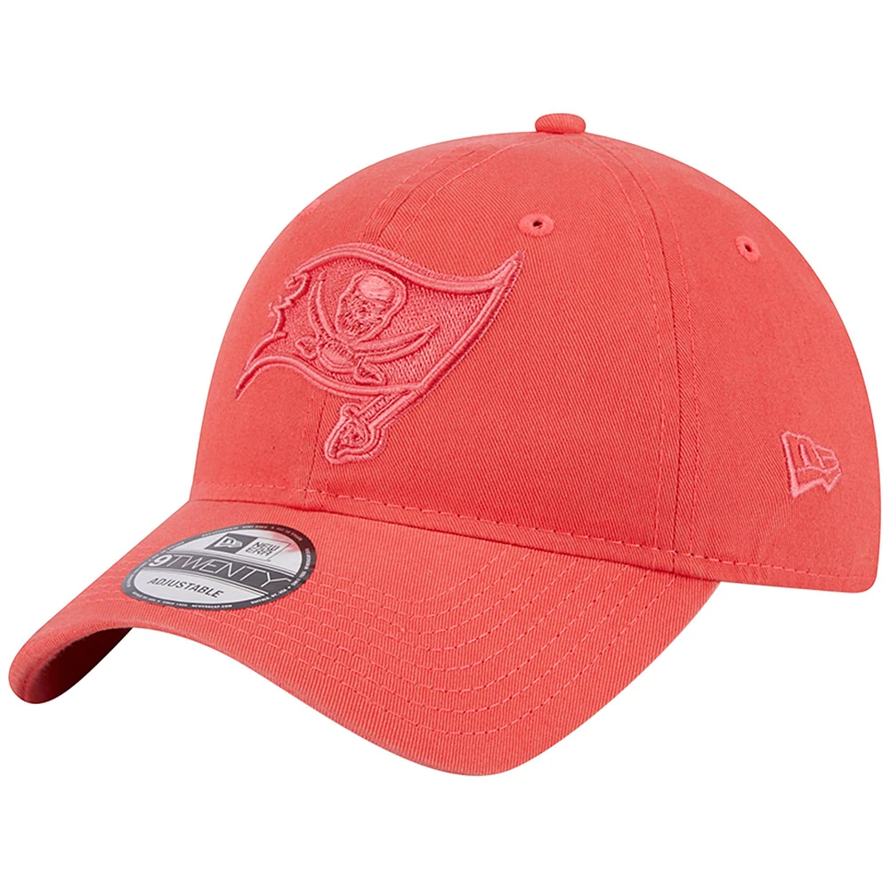 Casquette ajustable 9TWENTY des Tampa Bay Buccaneers Core Classic 2.0 Brights New Era rouge pour homme