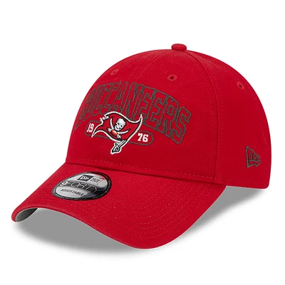 Men's New Era Red Tampa Bay Buccaneers Outline 9FORTY Snapback Hat