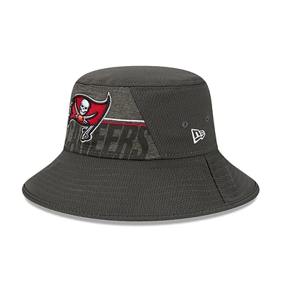 Men's New Era  Scarlet Tampa Bay Buccaneers 2023 NFL Training Camp Stretch Bucket Hat