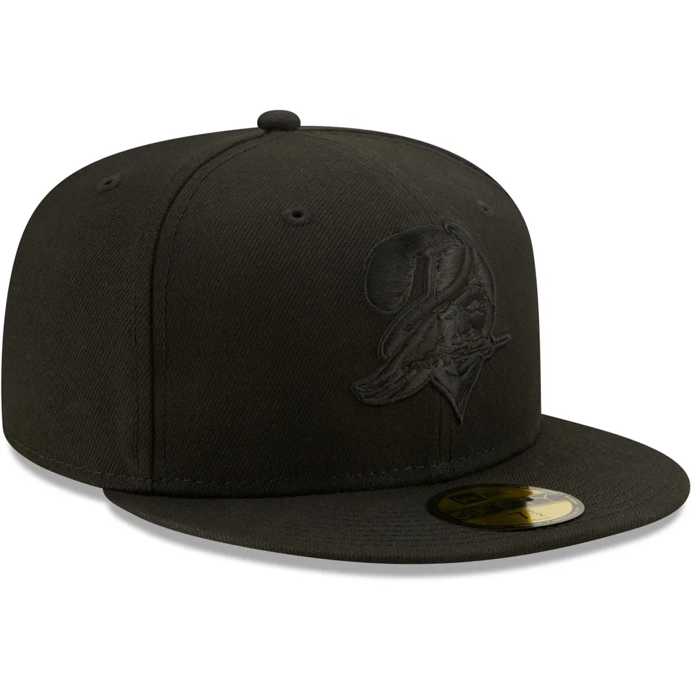 Casquette ajustée 59FIFTY Tampa Bay Buccaneers pour homme, noir sur noir, avec logo historique alternatif New Era