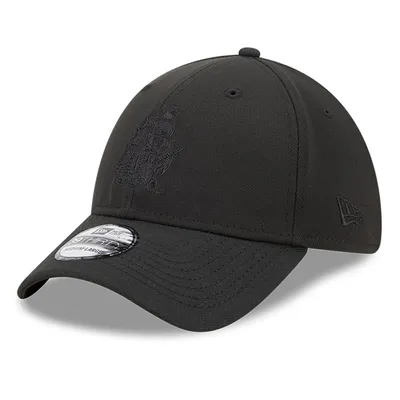 Tampa Bay Buccaneers New Era Black On Historic Logo 39THIRTY Flex Hat
