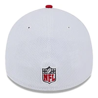 Casquette flex 39THIRTY Sideline 2023 des Tampa Bay Buccaneers New Era pour homme