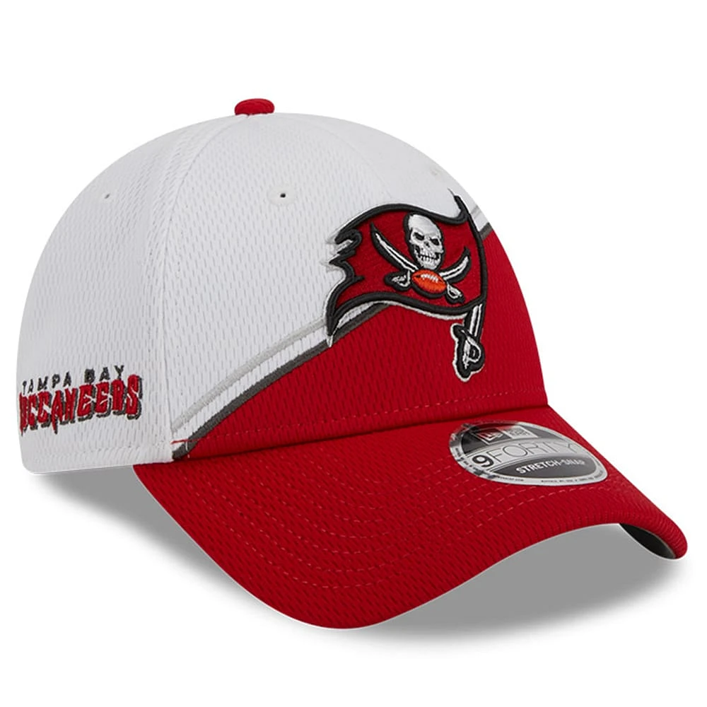 Men's New Era White/Red Tampa Bay Buccaneers 2023 Sideline 9FORTY Adjustable Hat