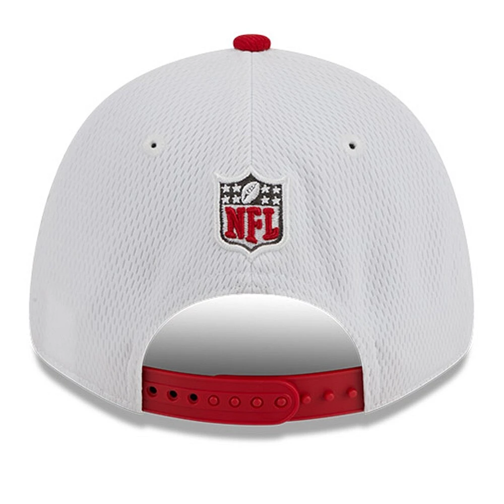 Casquette ajustable 9FORTY Sideline 2023 Sideline 9FORTY des Tampa Bay Buccaneers New Era pour homme