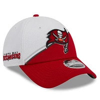 Men's New Era White/Red Tampa Bay Buccaneers 2023 Sideline 9FORTY Adjustable Hat