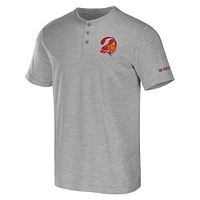 Collection NFL x Darius Rucker par Fanatics T-shirt Henley Tampa Bay Buccaneers gris chiné pour homme