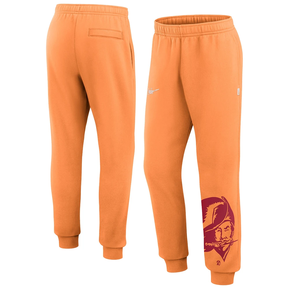 Pantalon de jogging court avec logo Nike Tampa Bay Buccaneers pour homme orange