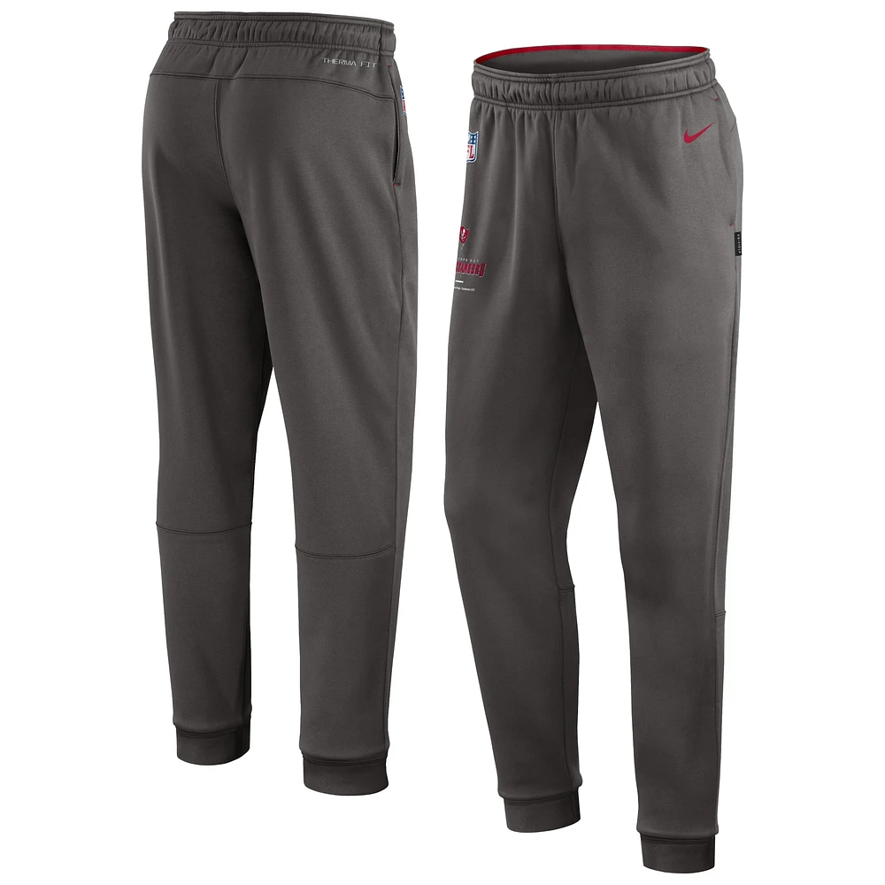 Pantalon de performance Nike Tampa Bay Buccaneers Sideline Logo en étain pour homme