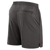 Short Performance Sideline des Buccaneers de Tampa Bay en étain Nike pour homme