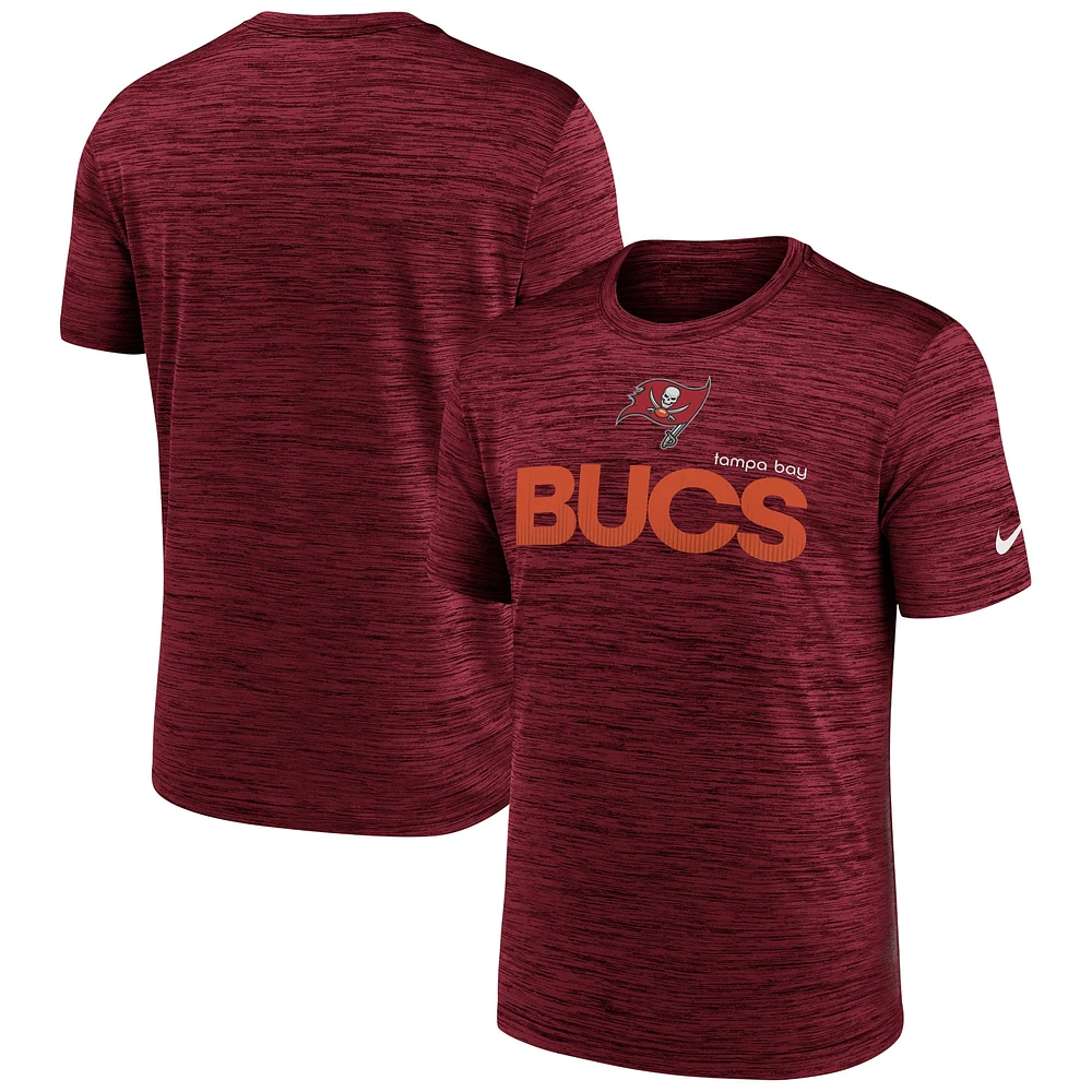 T-shirt Nike rouge Tampa Bay Buccaneers Blitz Velocity Modern Performance pour homme