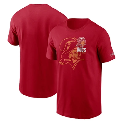 T-shirt essentiel avec logo Tampa Bay Buccaneers Nike rouge pour homme