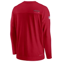 T-shirt de performance à manches longues et encolure en V pour homme Nike Tampa Bay Buccaneers Sideline Coach Chevron Lock Up rouge