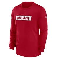 T-shirt Nike rouge à manches longues pour homme Tampa Bay Buccaneers Sideline Player Performance