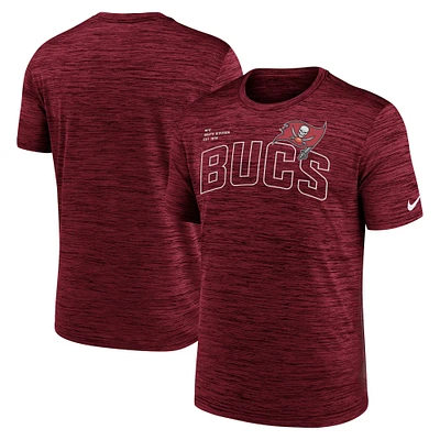 T-shirt Nike Tampa Bay Buccaneers Velocity Arch Performance rouge pour homme