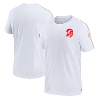 Haut Nike blanc pour homme avec logo alternatif des Tampa Bay Buccaneers