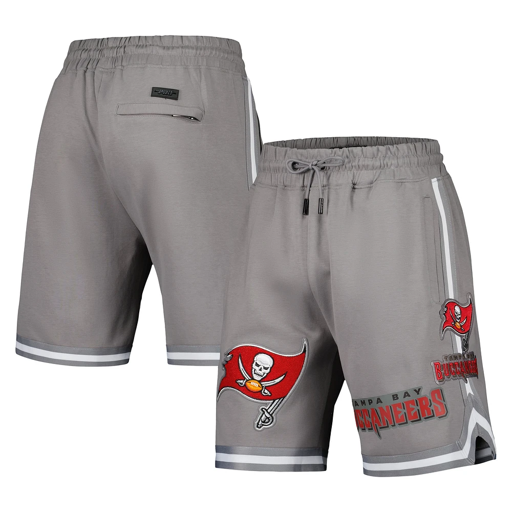 Short en chenille classique Pro Standard gris Tampa Bay Buccaneers pour hommes