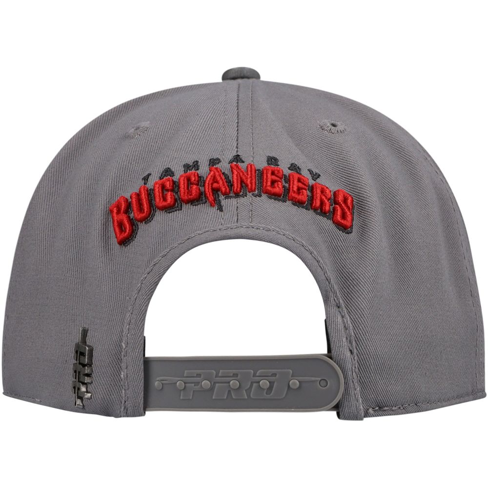 Men's Pro Standard Gray Tampa Bay Buccaneers Stacked Snapback Hat