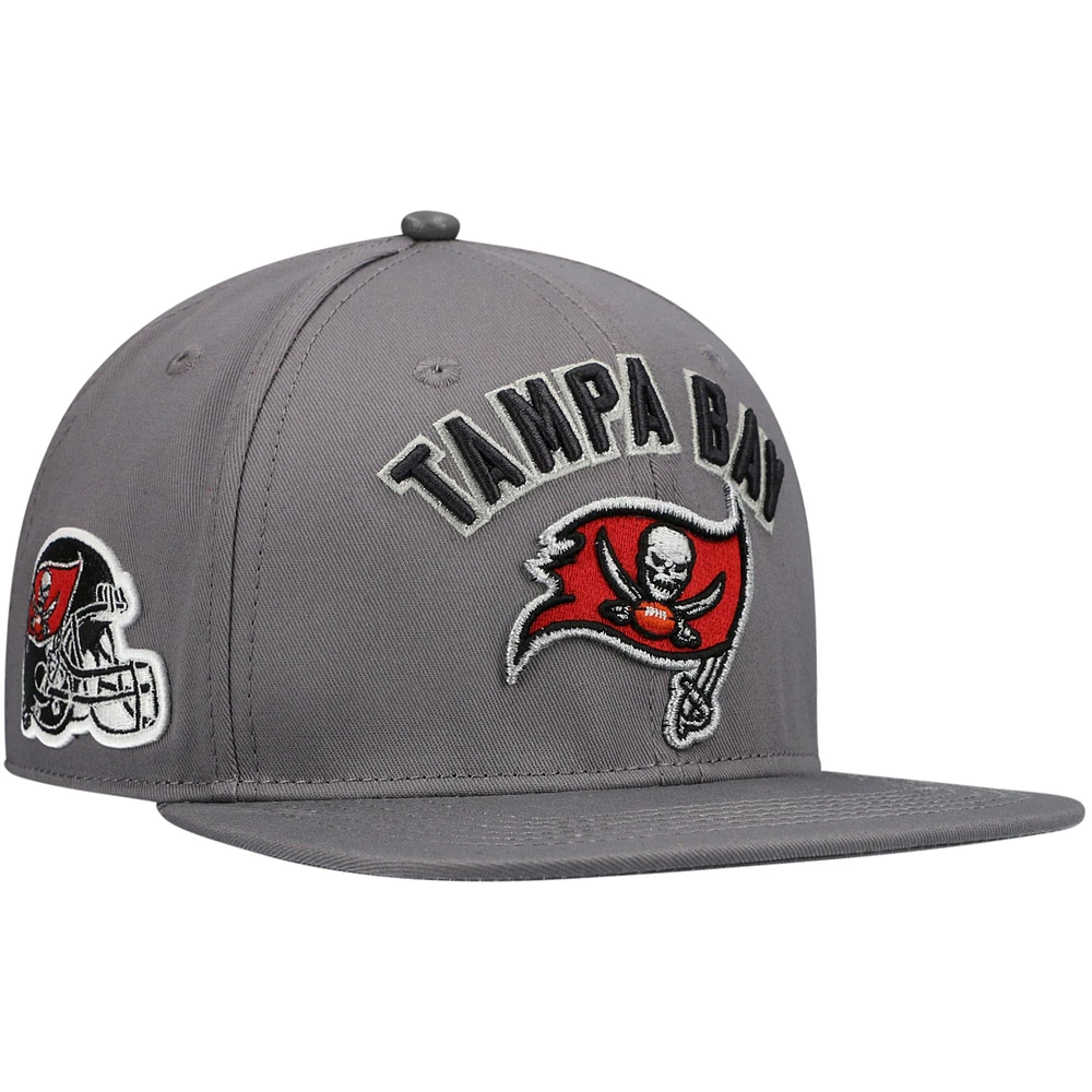 Casquette Snapback empilée Tampa Bay Buccaneers Pro Standard gris pour hommes