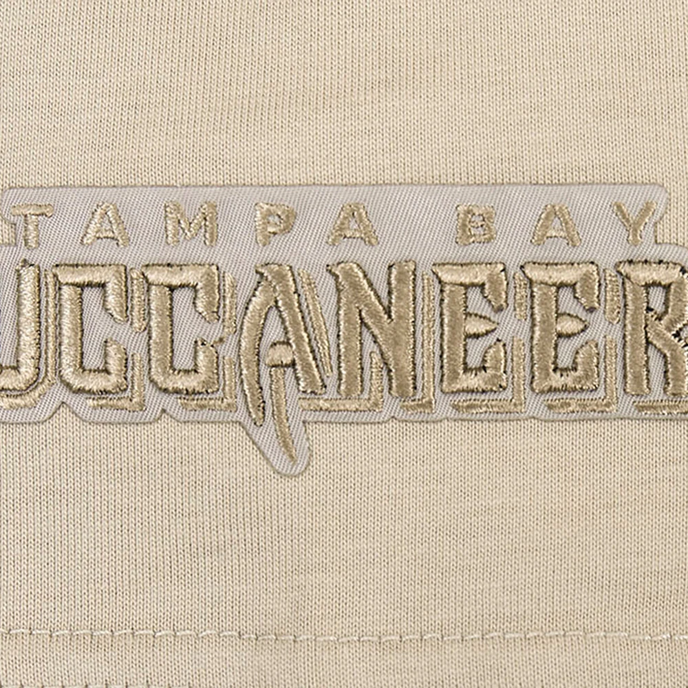 Sweat à capuche manches courtes pour homme Pro Standard Tan Tampa Bay Buccaneers Neutrals Capsule