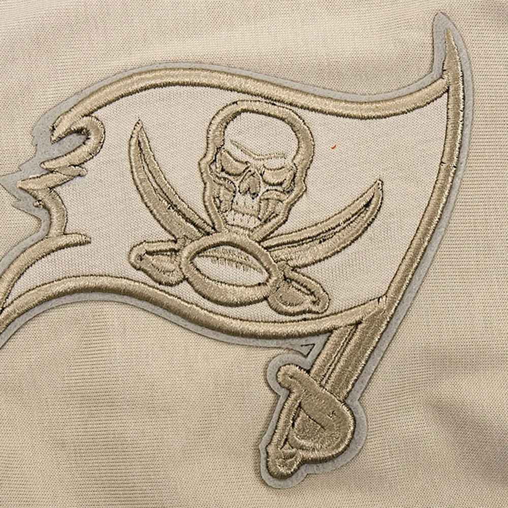 Sweat à capuche manches courtes pour homme Pro Standard Tan Tampa Bay Buccaneers Neutrals Capsule