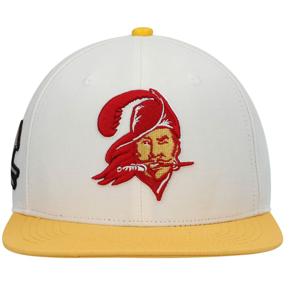 white buccaneers hat