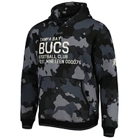 Sweat à capuche camouflage The Wild Collective Tampa Bay Buccaneers pour homme