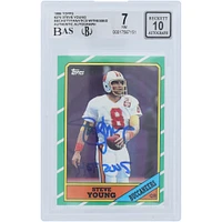 V106832 Bucs Steve Young Tampa Bay Buccaneers Carte de recrue autographiée Topps #374 Beckett Fanatics Witnessed 7/10 avec inscription "HOF 2005" Steve Young AUT TPP TRADING CARDS 45666 AUTTRC CA01F06942 #25