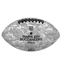 Les Buccaneers de Tampa Bay rendent hommage à Service Wilson Pro Football en 2024