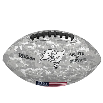 Les Buccaneers de Tampa Bay rendent hommage à Service Wilson Pro Football en 2024