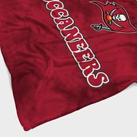 Tampa Bay Buccaneers 60'' x 70'' Couverture Sherpa en flanelle tie-dye à bulles