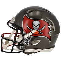 Casque authentique Riddell Half & Half Speed ​​autographié par Tom Brady des Tampa Bay Buccaneers et des New England Patriots - Signature du côté de la Nouvelle-Angleterre