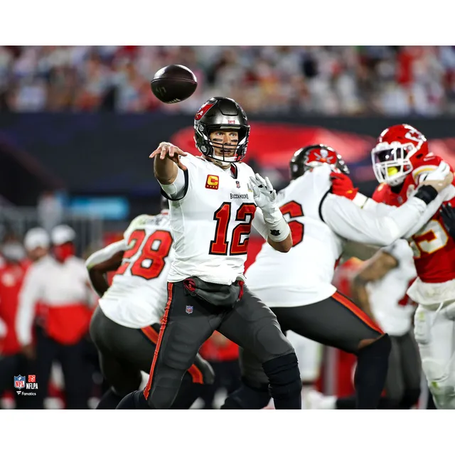 : Tampa Bay Buccaneers Quarterback Tom Brady 8x10 Action