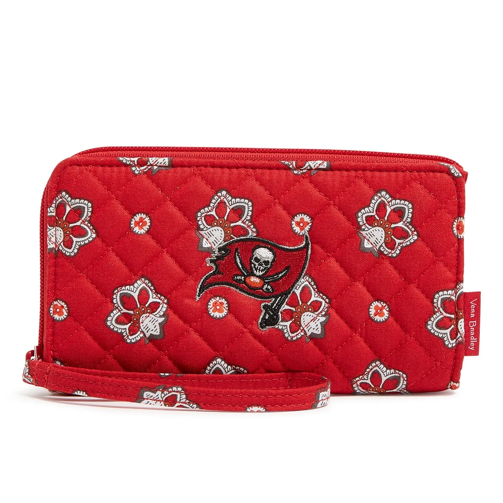 Vera Bradley Tampa Bay Buccaneers Bracelet RFID à fermeture éclair sur le devant