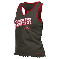 Débardeur tri-mélange à ourlet en étain et col cranté des Buccaneers de Tampa Bay pour femme New Era