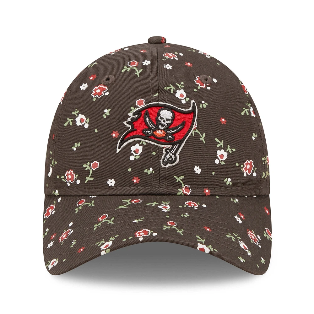 Casquette ajustable à motif floral 9TWENTY Tampa Bay Buccaneers New Era pour femme, en étain