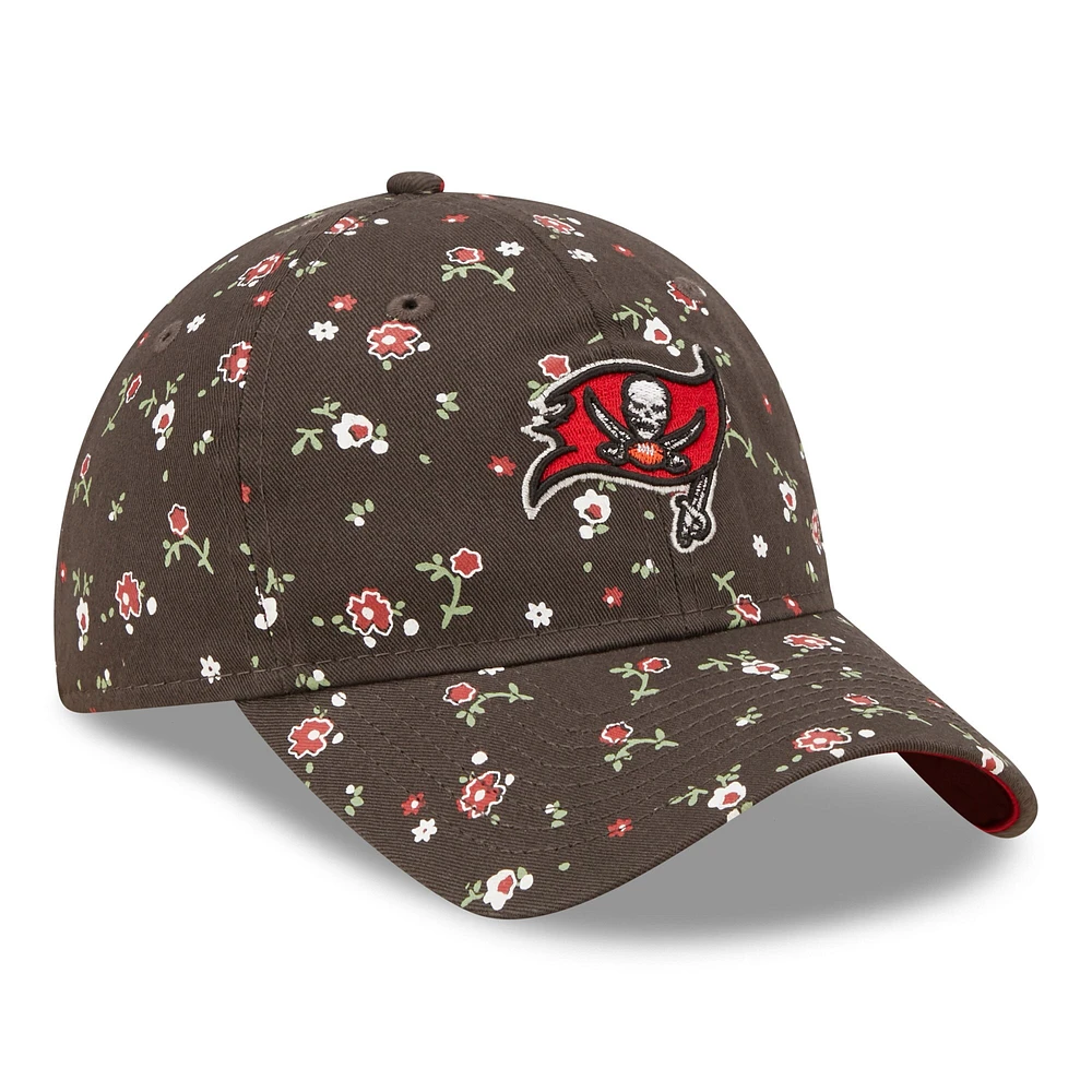 Casquette ajustable à motif floral 9TWENTY Tampa Bay Buccaneers New Era pour femme, en étain