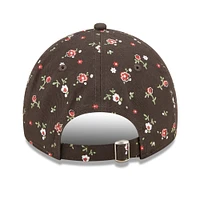 Casquette ajustable à motif floral 9TWENTY Tampa Bay Buccaneers New Era pour femme, en étain