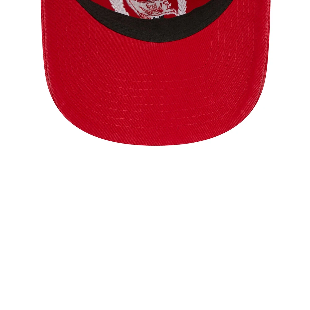 Casquette réglable rouge Tampa Bay Buccaneers Leaves 9TWENTY New Era pour femme