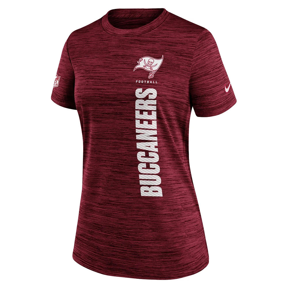 T-shirt Nike rouge Performance Sideline Velocity des Tampa Bay Buccaneers pour femme