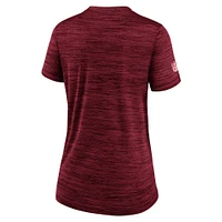T-shirt Nike rouge Performance Sideline Velocity des Tampa Bay Buccaneers pour femme