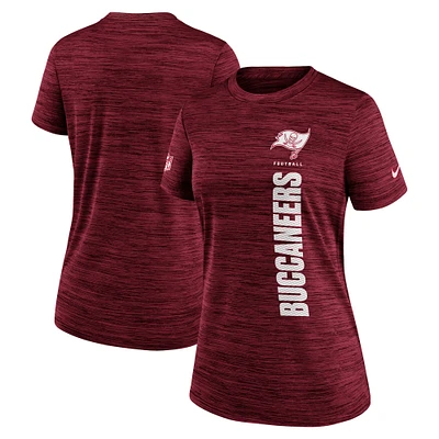 T-shirt Nike rouge Performance Sideline Velocity des Tampa Bay Buccaneers pour femme