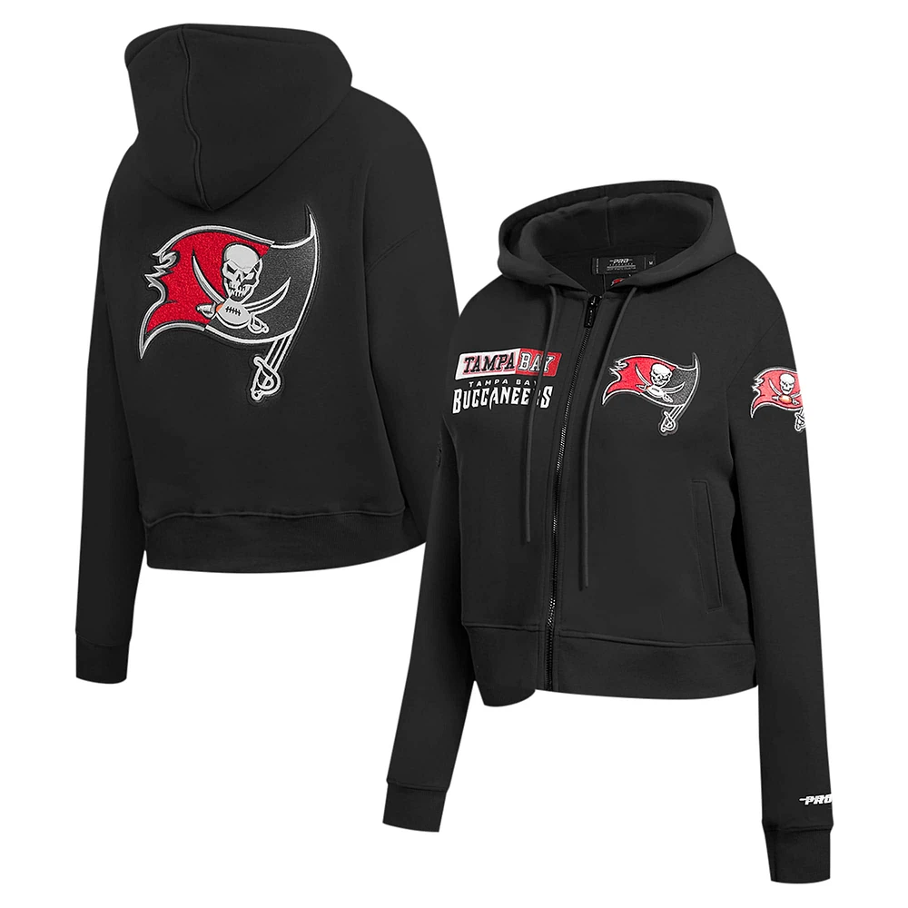 Sweat à capuche zippé logo fendu Pro Standard noir pour femme des Buccaneers de Tampa Bay