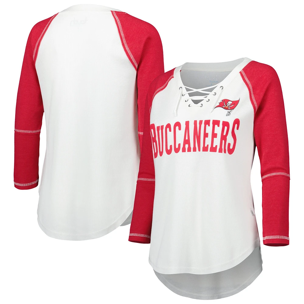 T-shirt à col en V lacets et manches 3/4 Touch White/Red Tampa Bay Buccaneers Rebel Raglan Tri-Blend pour femmes