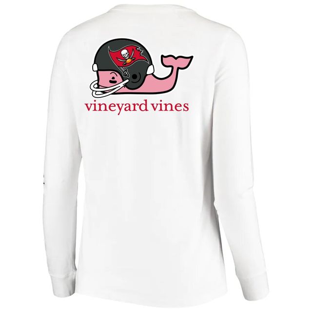 T-shirt blanc à manches longues avec casque Vineyard Vines des Buccaneers de Tampa Bay pour femmes