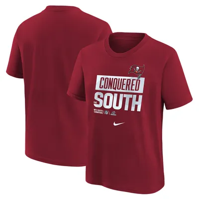 Nike Men's 2022 NFC South Champions Trophy Collection (NFL Tampa Bay Buccaneers) Long-Sleeve T-Shirt in Red, Size: 2XL | NPAC6DL8BZ-A5V