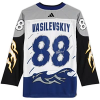 Maillot authentique adidas Reverse Retro autographié par Andrei Vasilevskiy du Lightning de Tampa Bay 2022-23