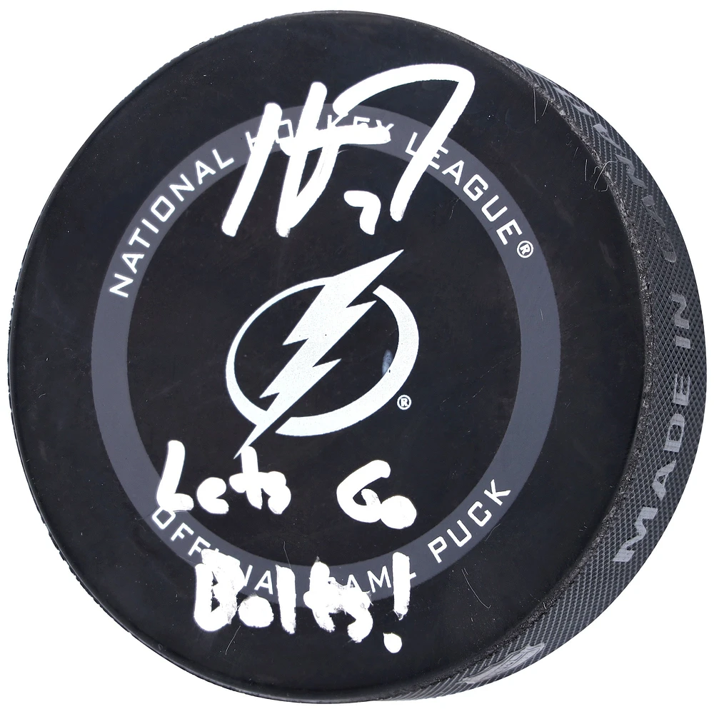 Rondelle de match officielle autographiée par Haydn Fleury du Lightning de Tampa Bay avec l'inscription « Lets Go Bolts! »