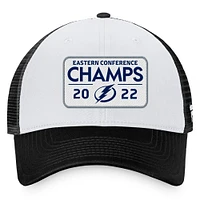 Casquette réglable noire de camionneur de vestiaire des champions de la Conférence de l'Est du Lightning de Tampa Bay 2022 de marque Fanatics pour hommes